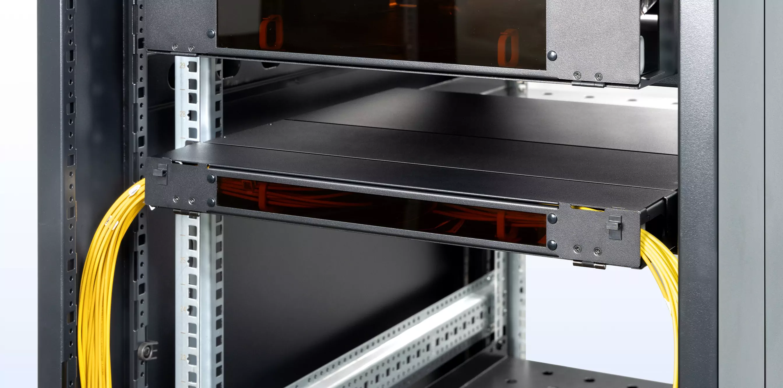 FEN-1U4SD 1U sliding fiber enclosure holds up to 4 panels/cassettes for up to 1152 fibers detail